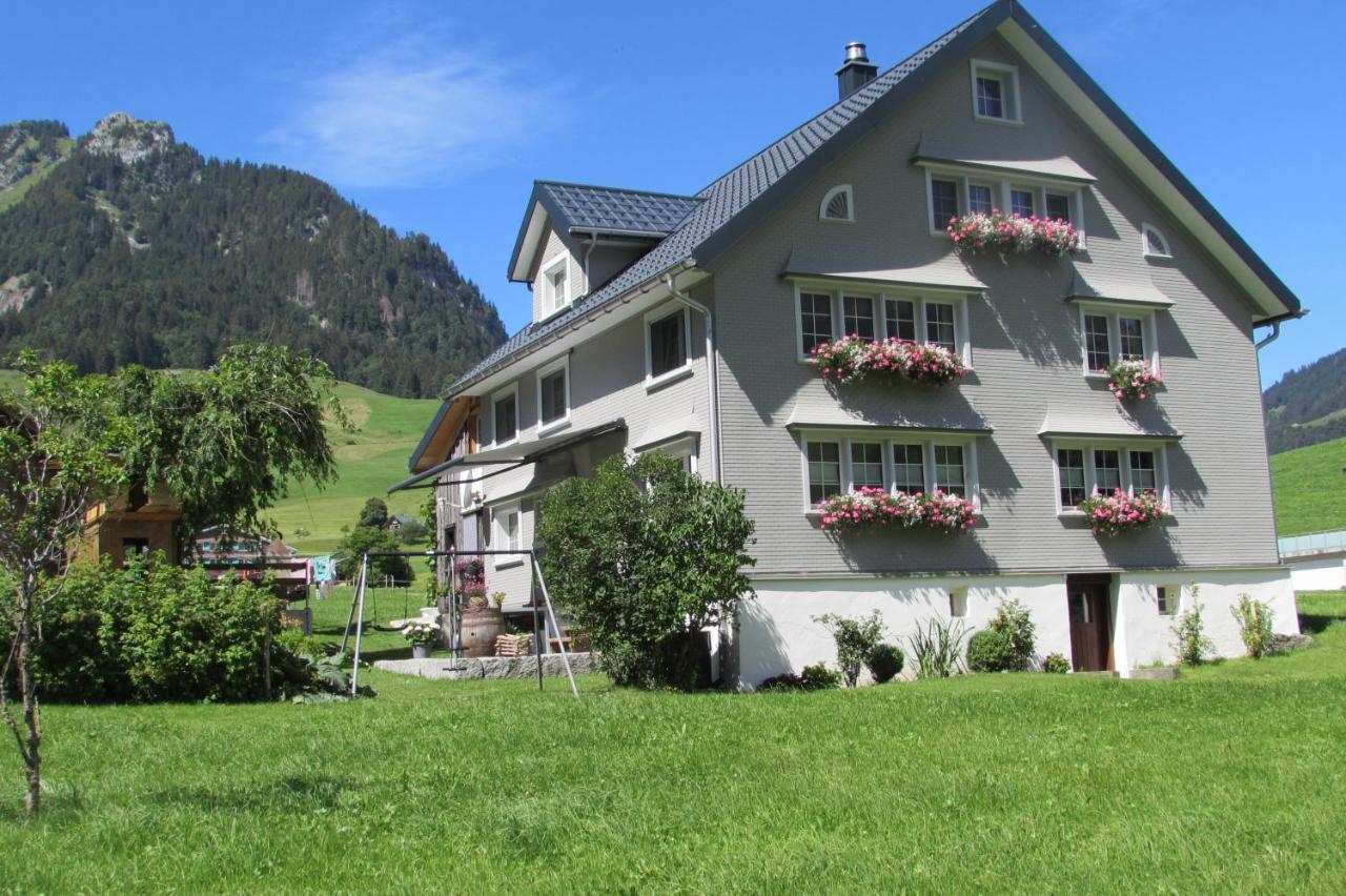 Wies Stein  Buitenkant foto