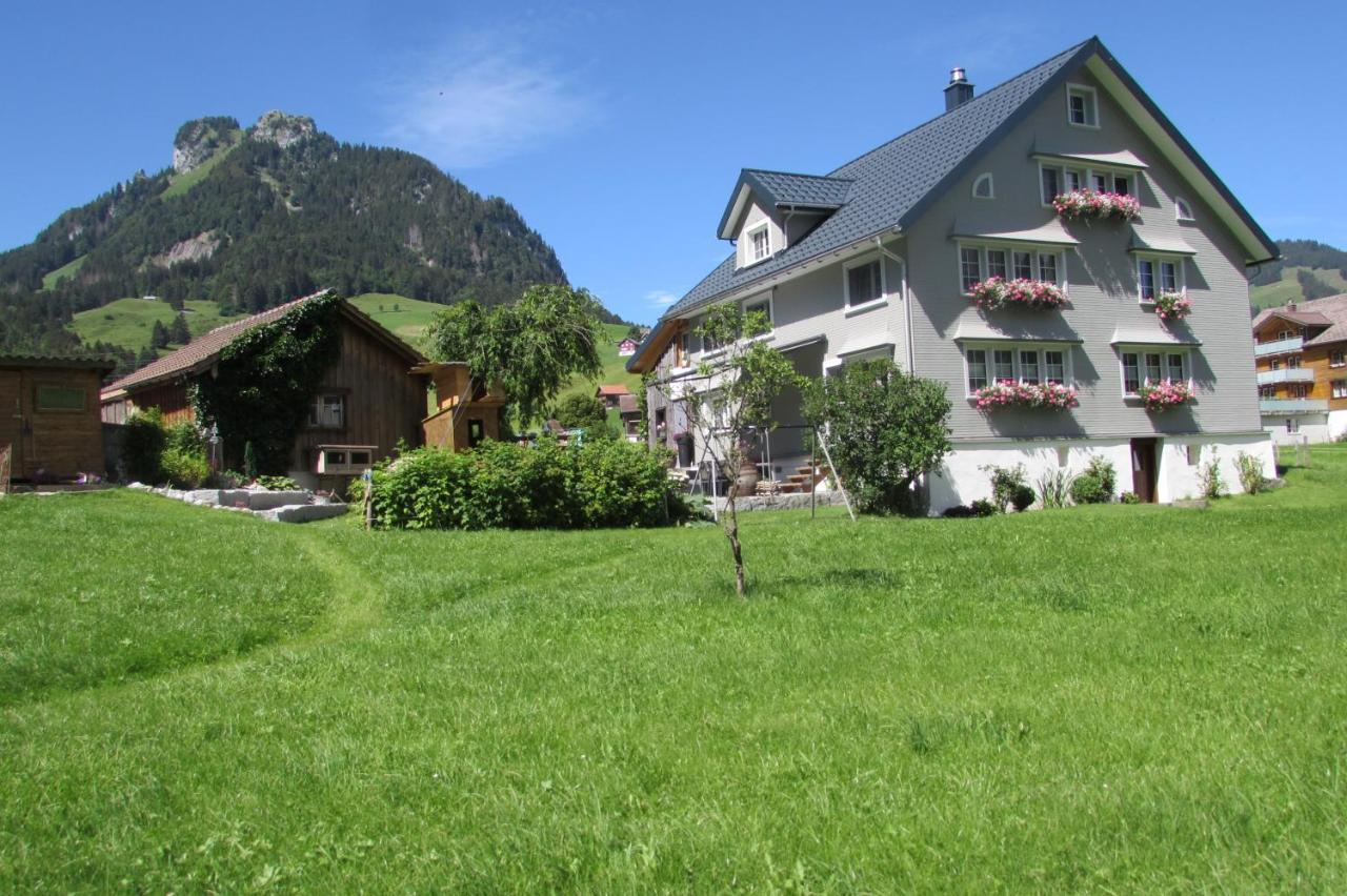 Wies Stein  Buitenkant foto